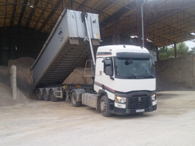 Nákladná autodoprava