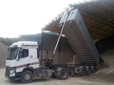 Nákladná autodoprava