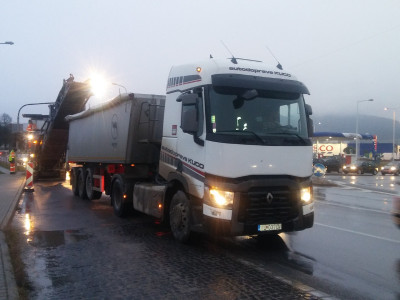 Nákladná autodoprava